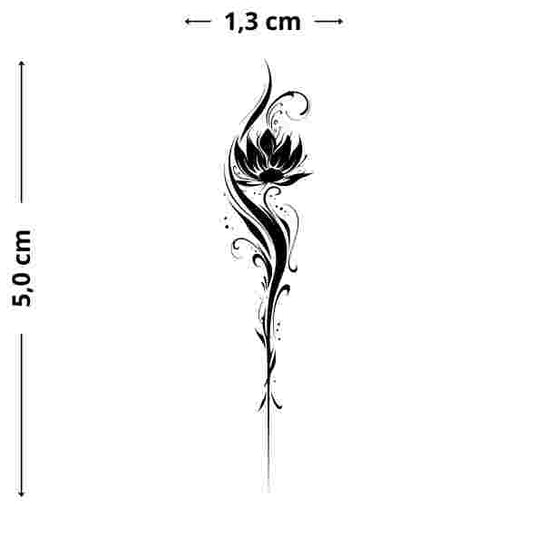 Geschwungenes Lotus-Yoga-Symbol Tattoo – Ornament für Balance und spirituelle Stärke, ideales Design für deine innere Ruhe und Flexibilität.